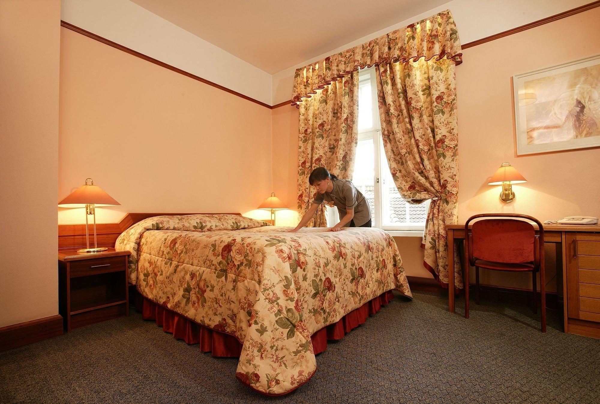 Hotel Victoria Pärnu Esterno foto