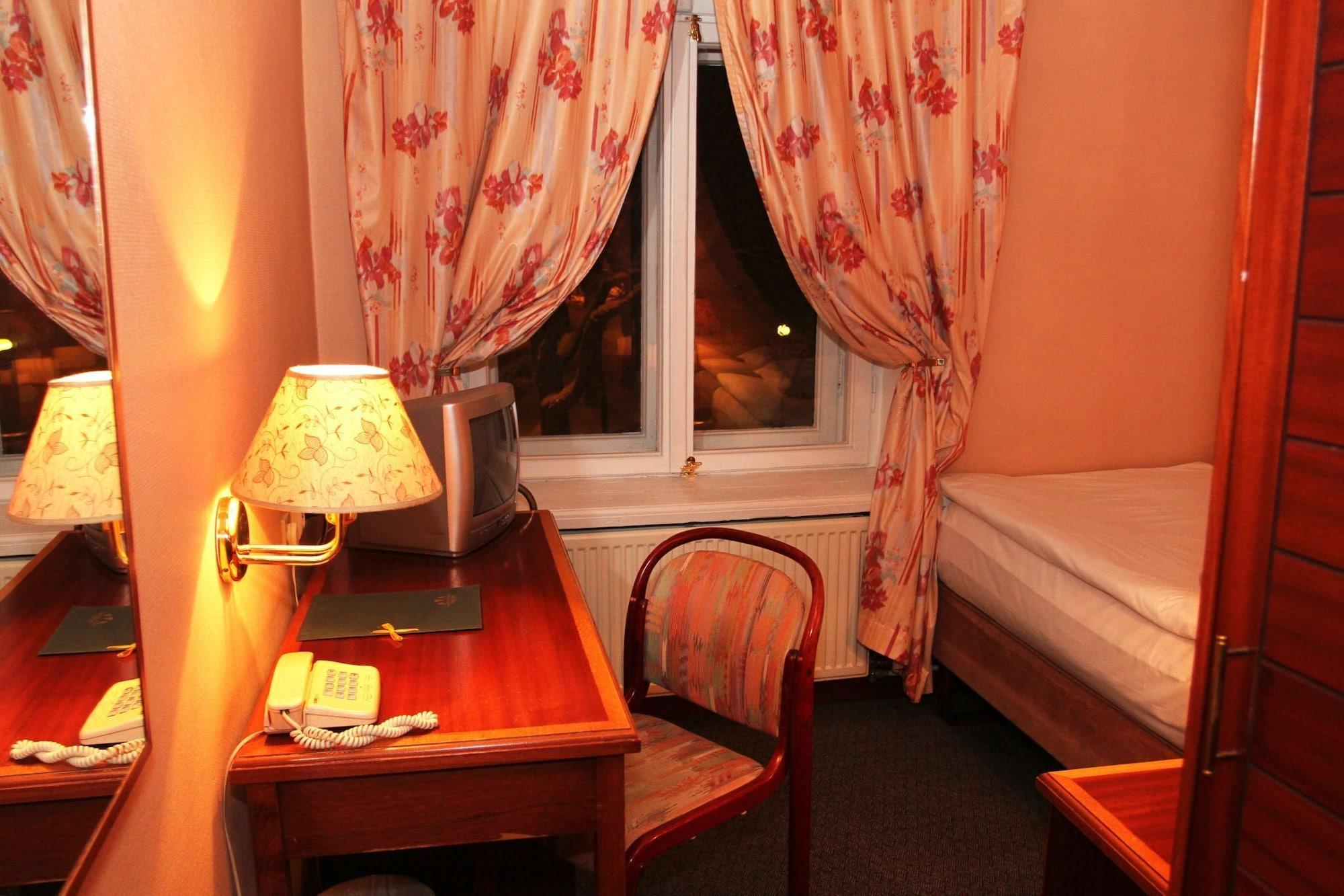 Hotel Victoria Pärnu Esterno foto