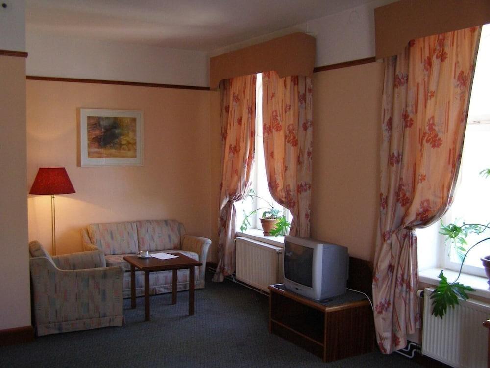 Hotel Victoria Pärnu Esterno foto