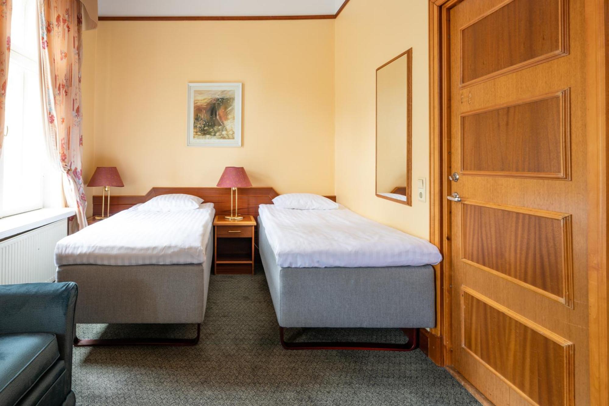Hotel Victoria Pärnu Esterno foto
