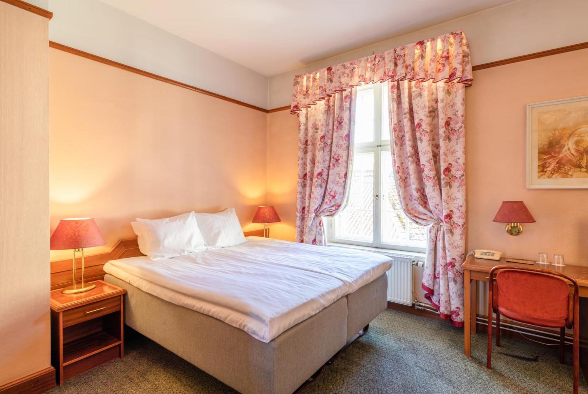 Hotel Victoria Pärnu Esterno foto