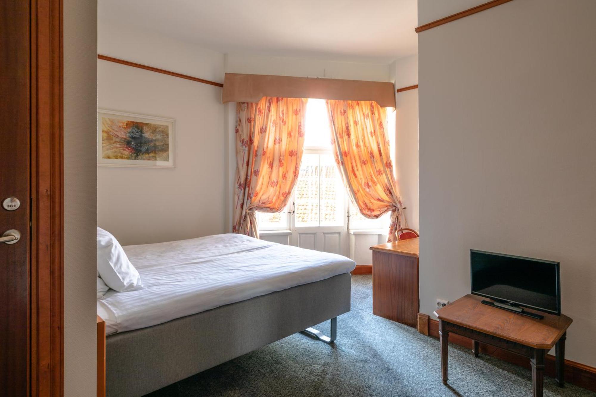 Hotel Victoria Pärnu Esterno foto