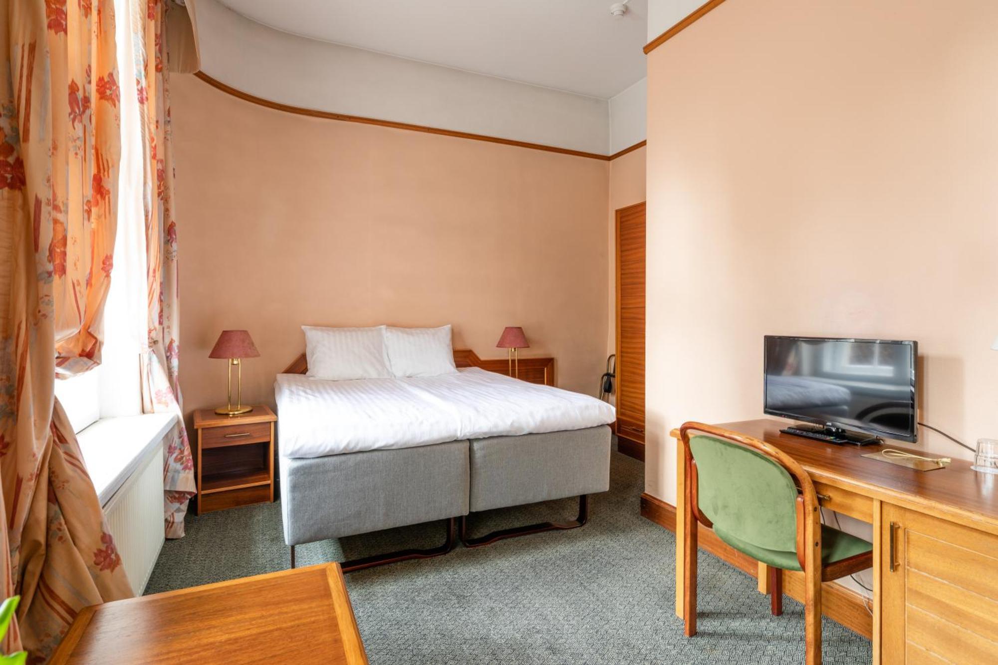 Hotel Victoria Pärnu Esterno foto