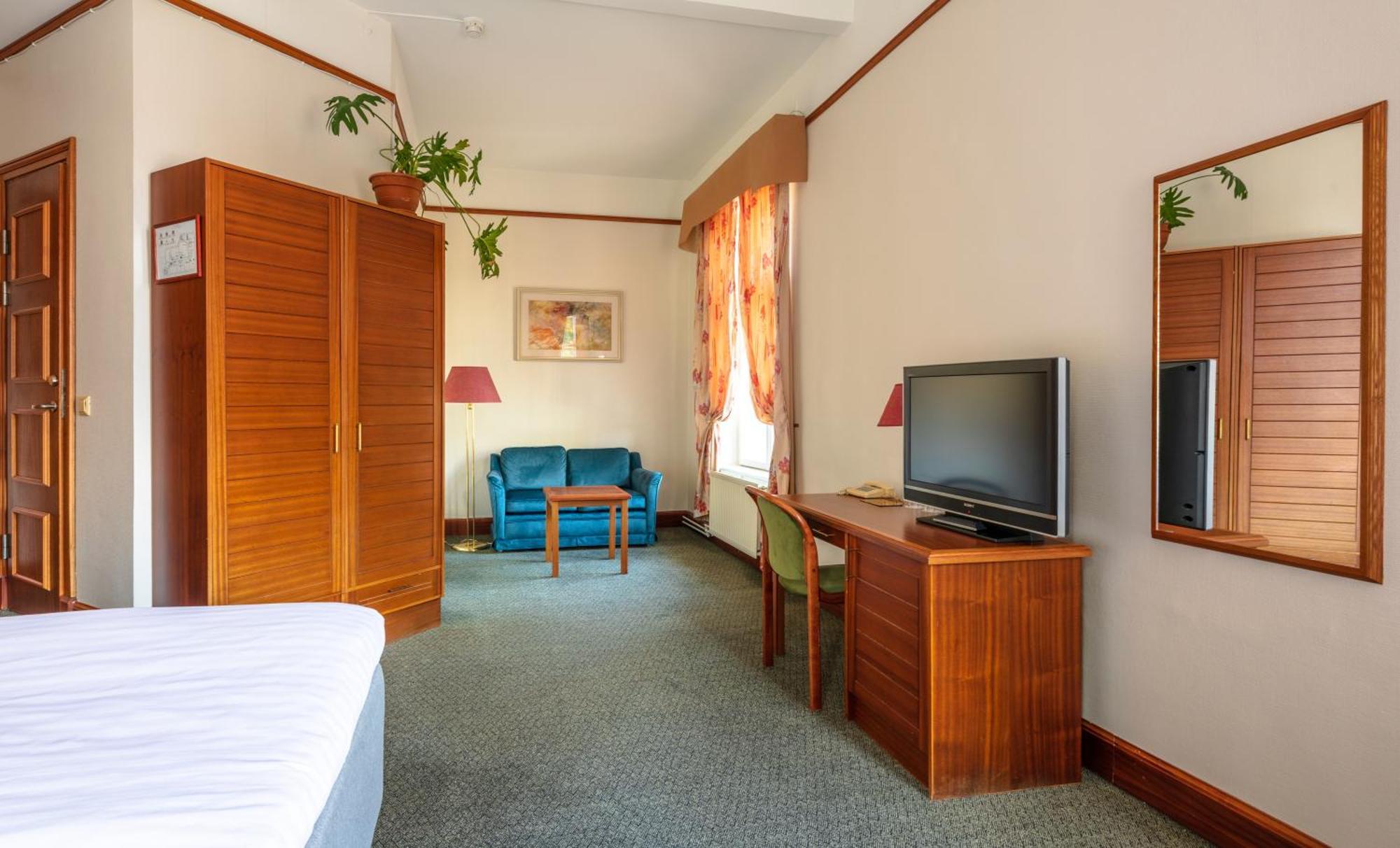Hotel Victoria Pärnu Esterno foto
