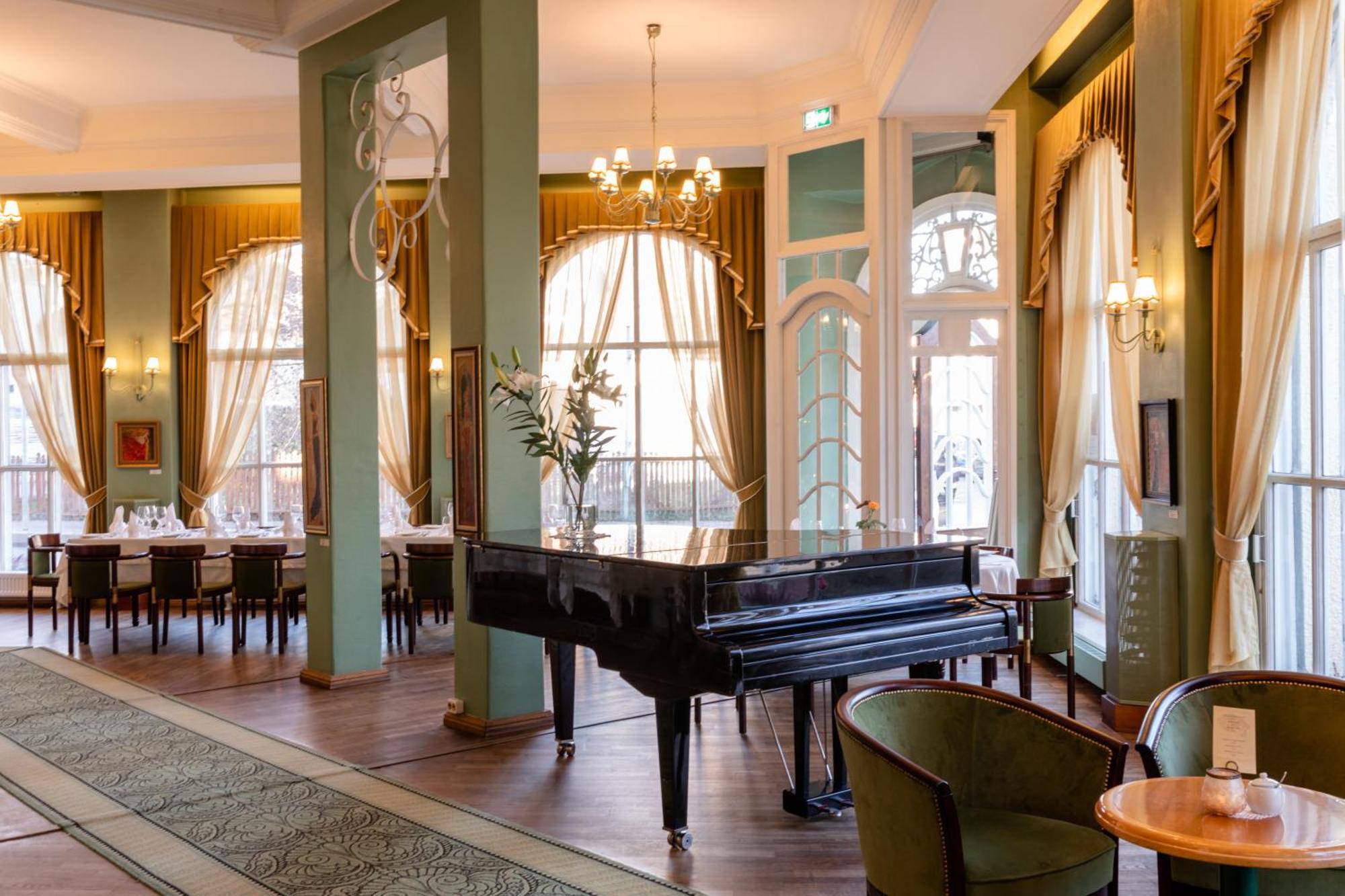 Hotel Victoria Pärnu Esterno foto