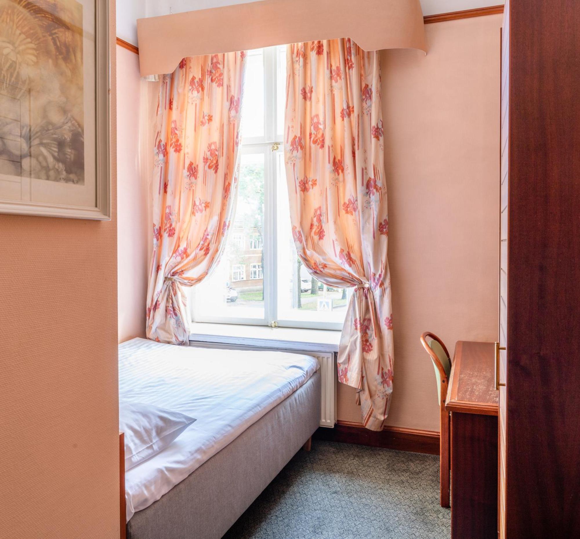 Hotel Victoria Pärnu Esterno foto