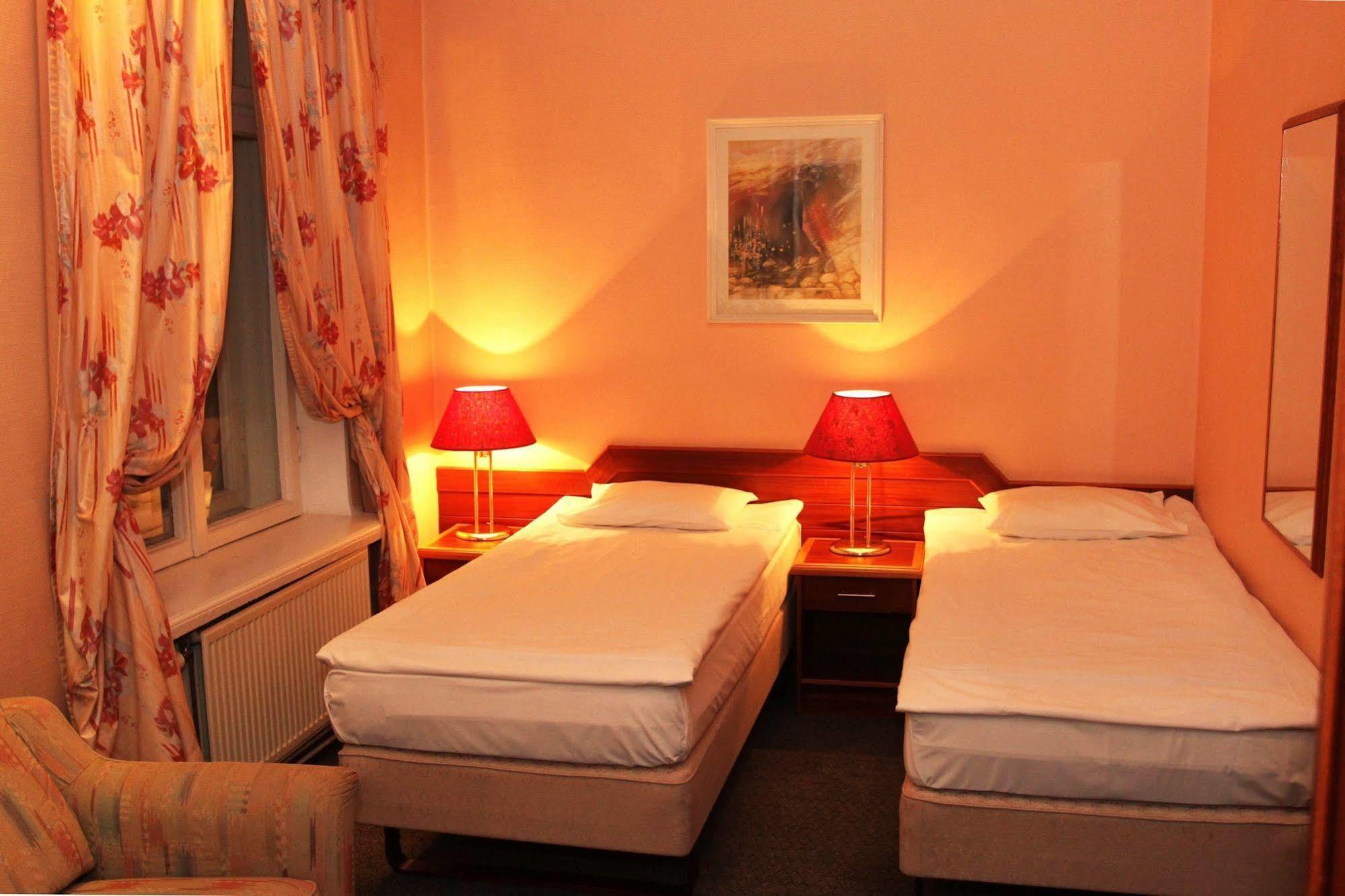 Hotel Victoria Pärnu Esterno foto