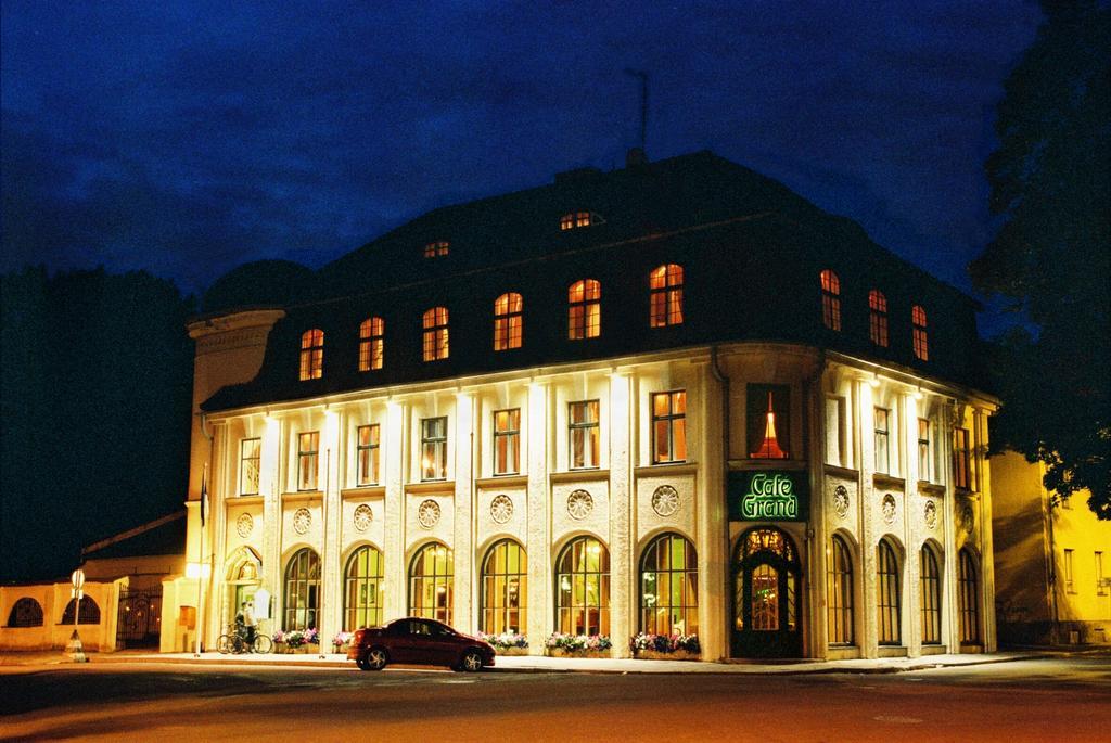 Hotel Victoria Pärnu Esterno foto